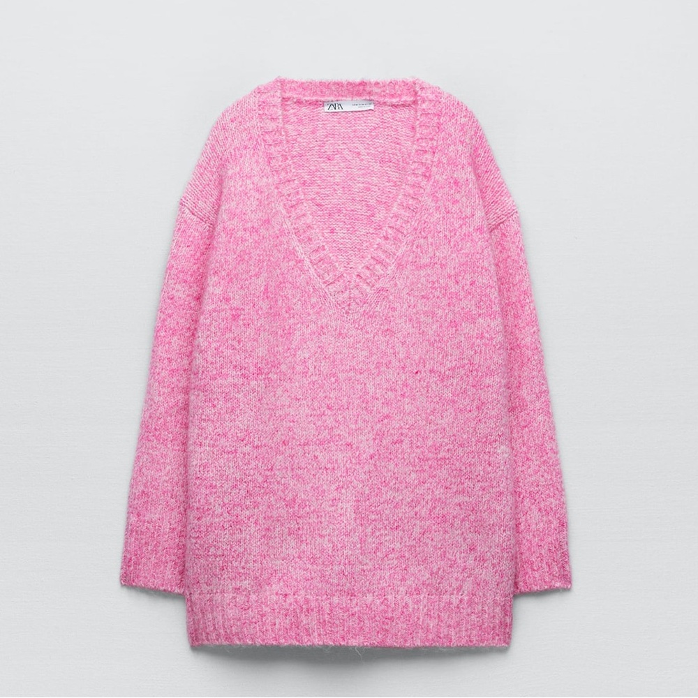 NWOT ZARA knit V neck sweater.